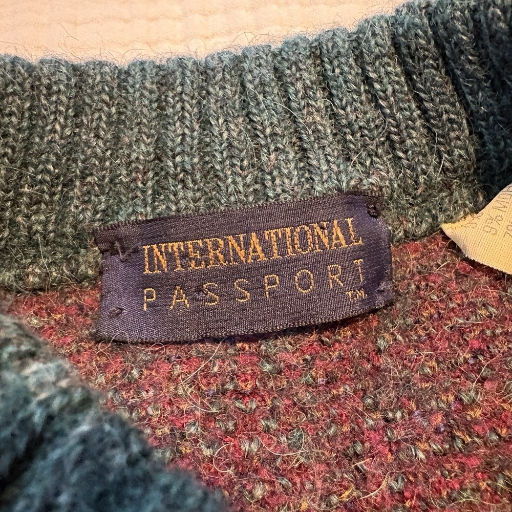 VTG International Passport Sweater Wool Alpaca Blend Made in Italy Medium - Picture 2 of 8